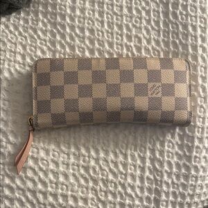 Louis Vuitton Authentic - Checkered Beige and Gray Women's Wallet